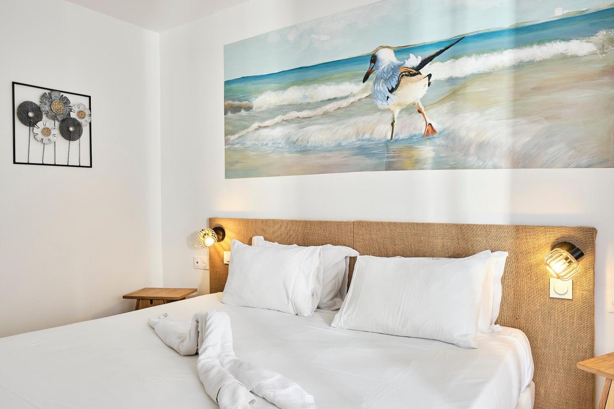 Artemia Aigues-Mortes - Hotel Avec Piscine Eksteriør billede